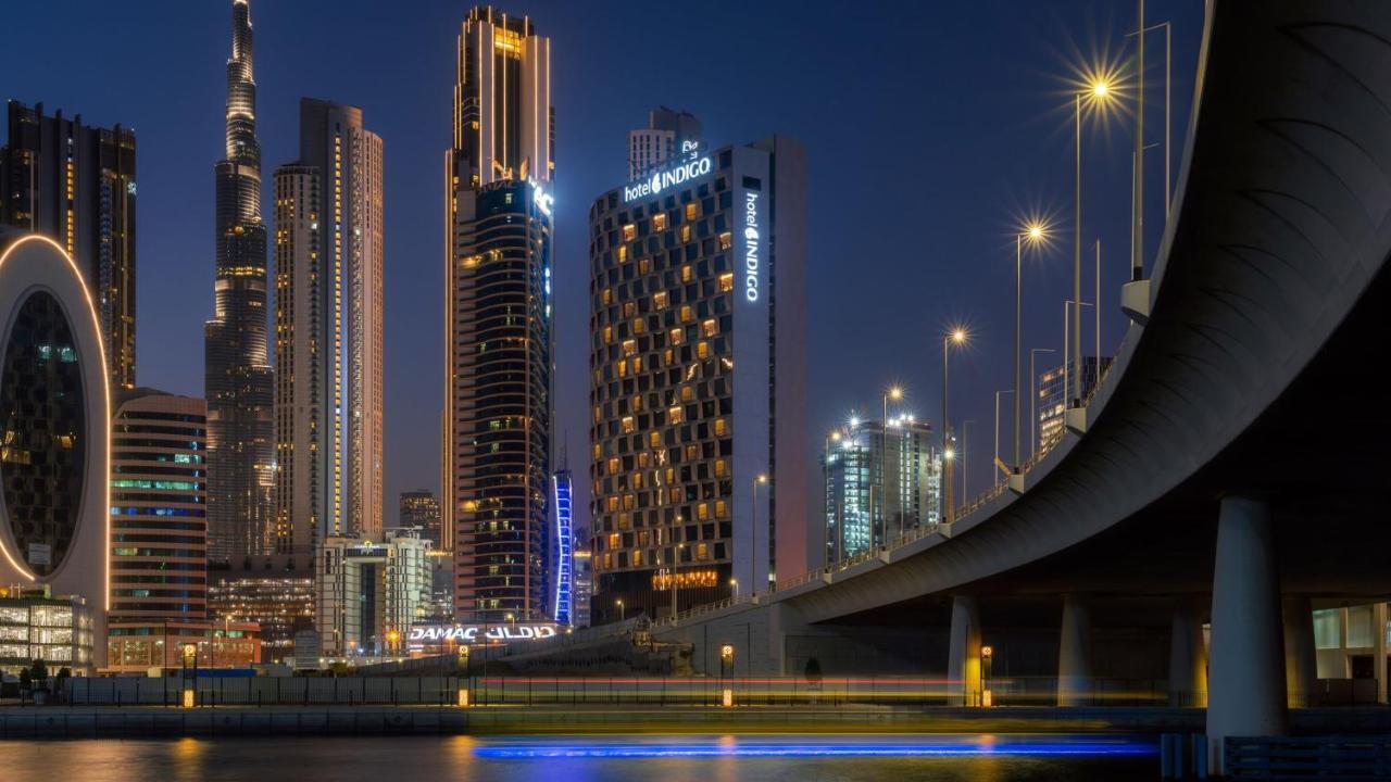 Hotel Indigo Dubai Downtown By Ihg Exteriör bild The hotel at night
